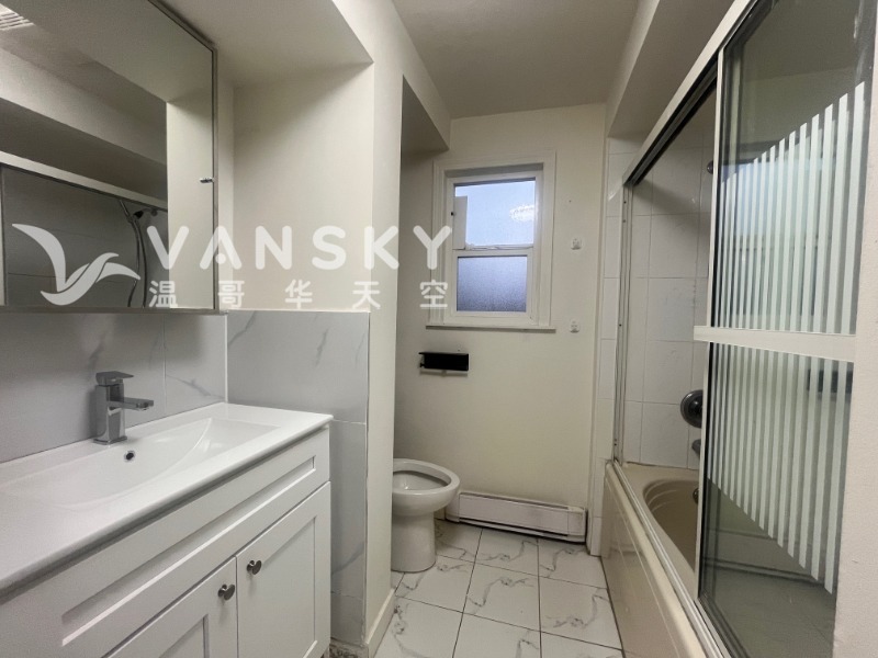 260423151946_1031_Front suite-bathroom-2.JPG